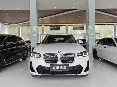 BMW iX3 2024