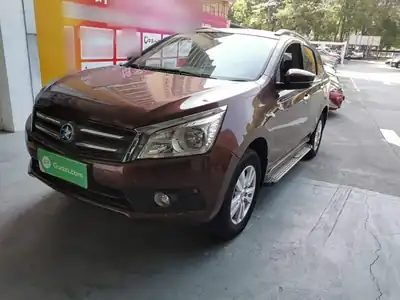 Venucia T70 2015