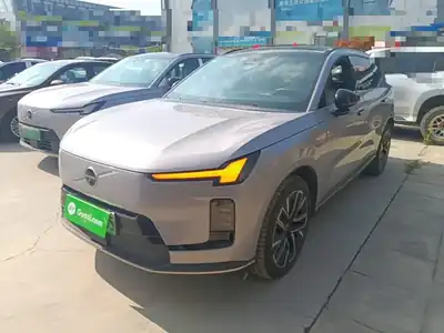 Volvo XC70 Chadianshi гибрид 2025