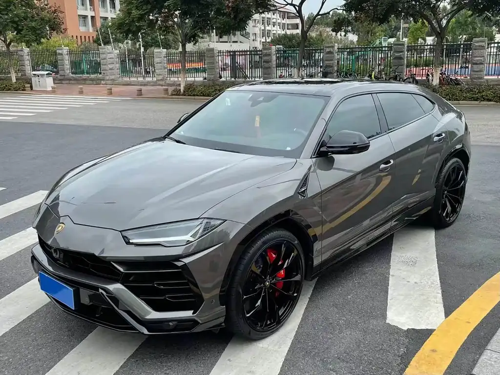 Lamborghini Urus 2019, фото 1