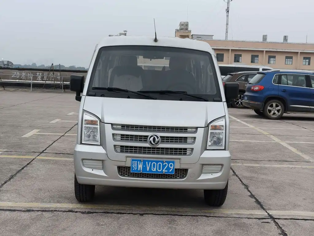 Dongfengxiaokang C36 2021, фото 1
