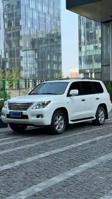 Lexus LX 2011