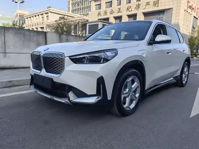 BMW iX1 2025