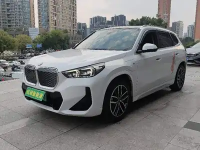 BMW iX1 2024