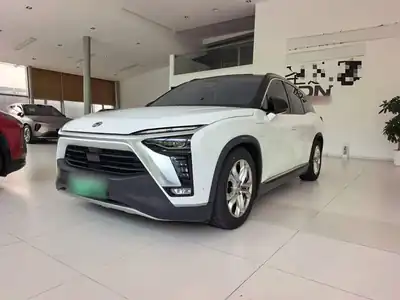 NIO ES8 2025