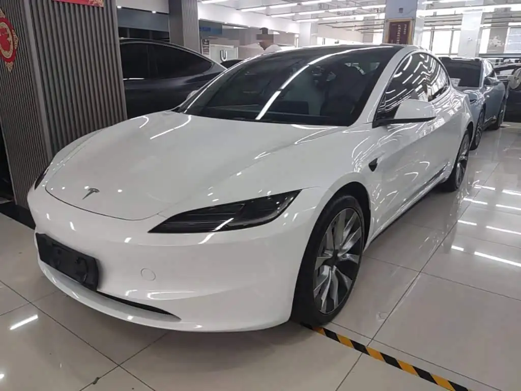Tesla Model 3 2025, фото 1