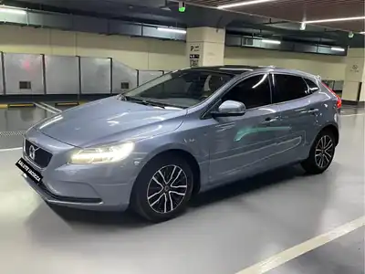 Volvo V40 2018