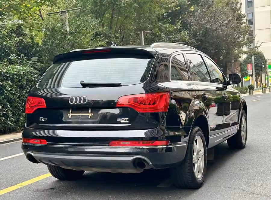 Audi Q7 2011, фото 4
