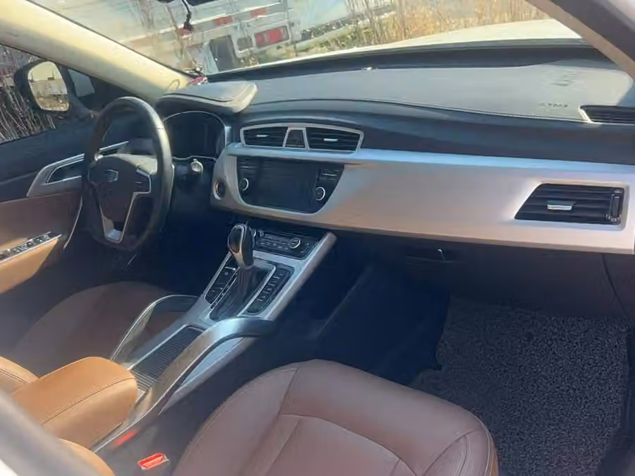 Geely Atlas 2016, фото 12