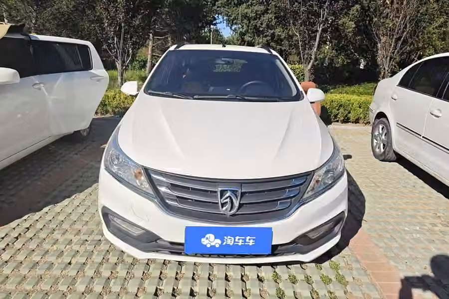 Baojun 310 2016, фото 2