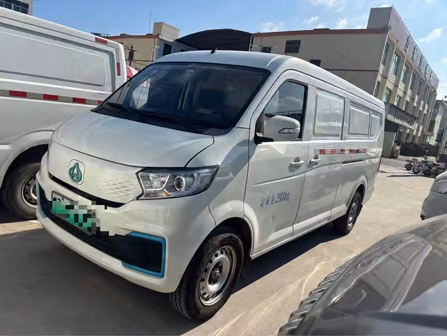 Changankuayue Kuayuexing V7 EV 2023, фото 2