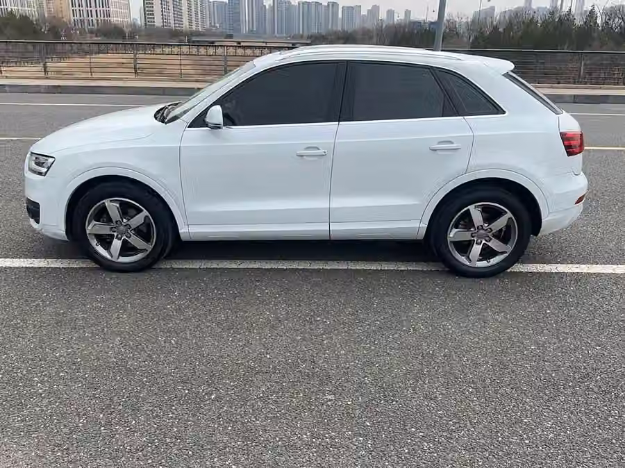 Audi Q3 2015, фото 10