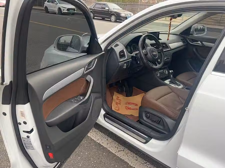 Audi Q3 2015, фото 12