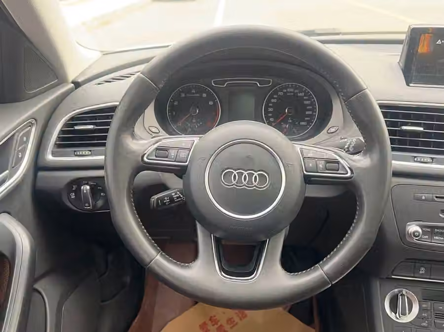 Audi Q3 2015, фото 17