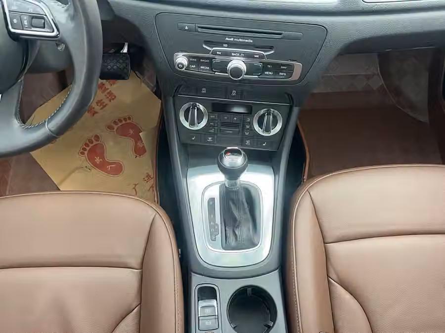 Audi Q3 2015, фото 18