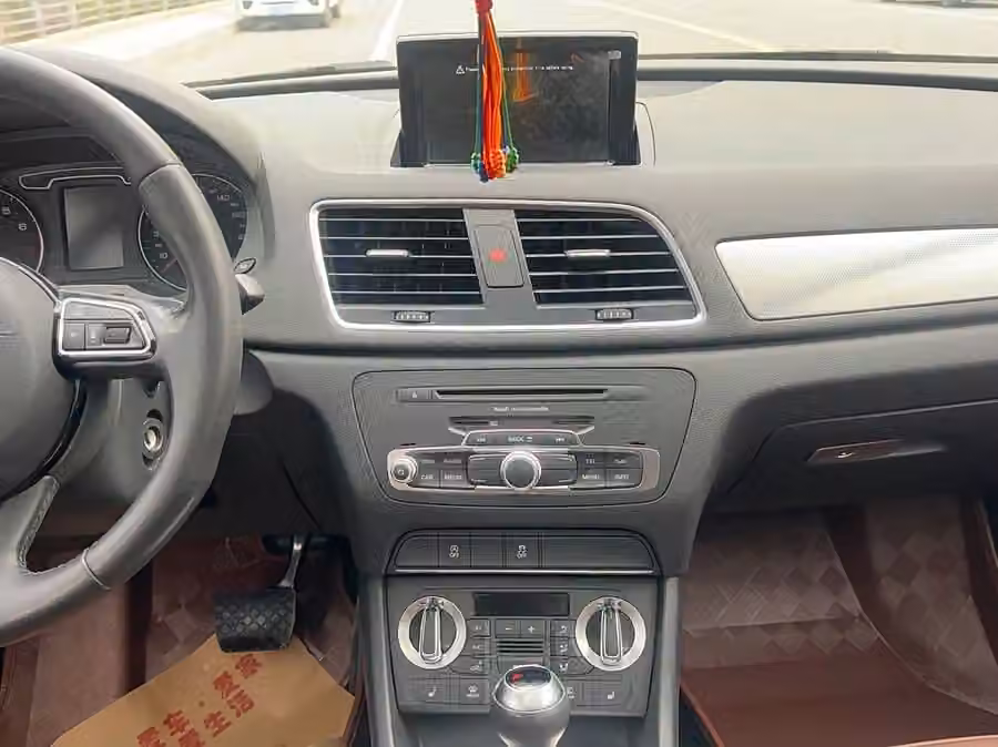 Audi Q3 2015, фото 19