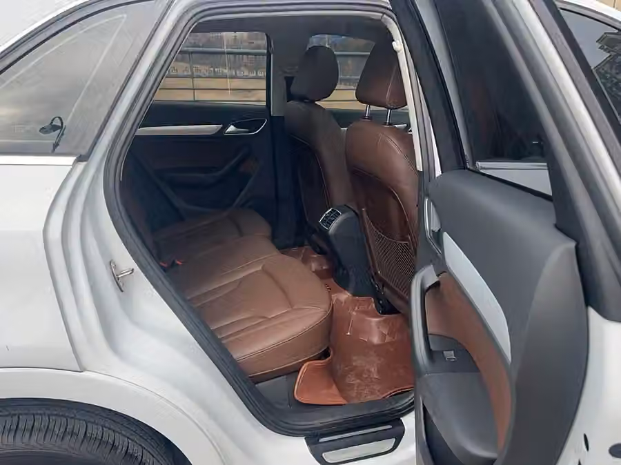 Audi Q3 2015, фото 24