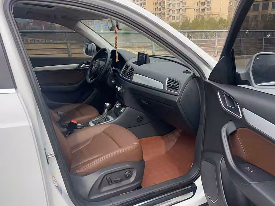 Audi Q3 2015, фото 25