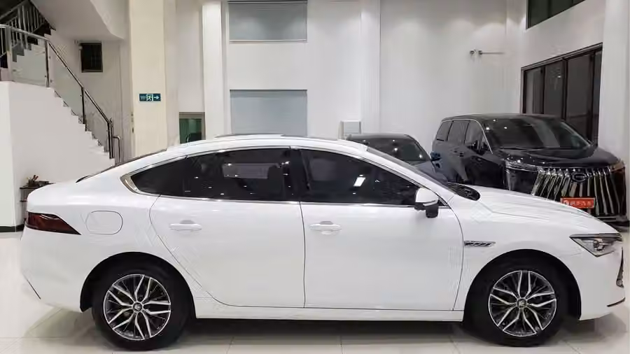 BYD Qin PLUS 2023, фото 12